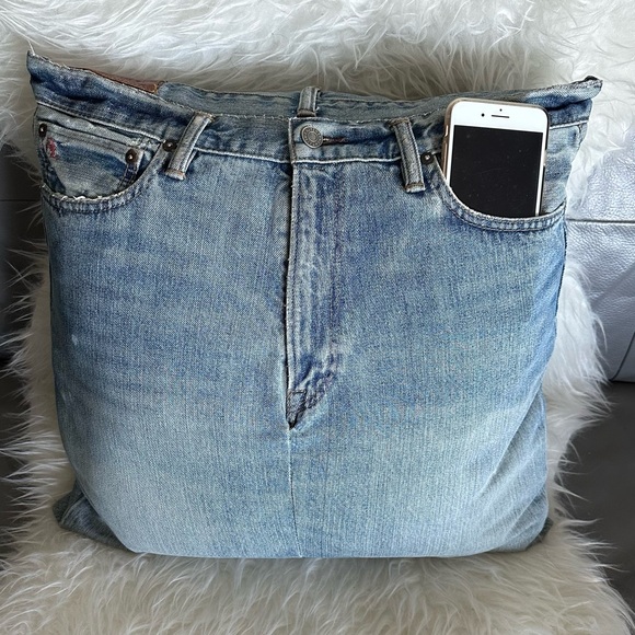 Trendy Jean cushion - Picture 4 of 8